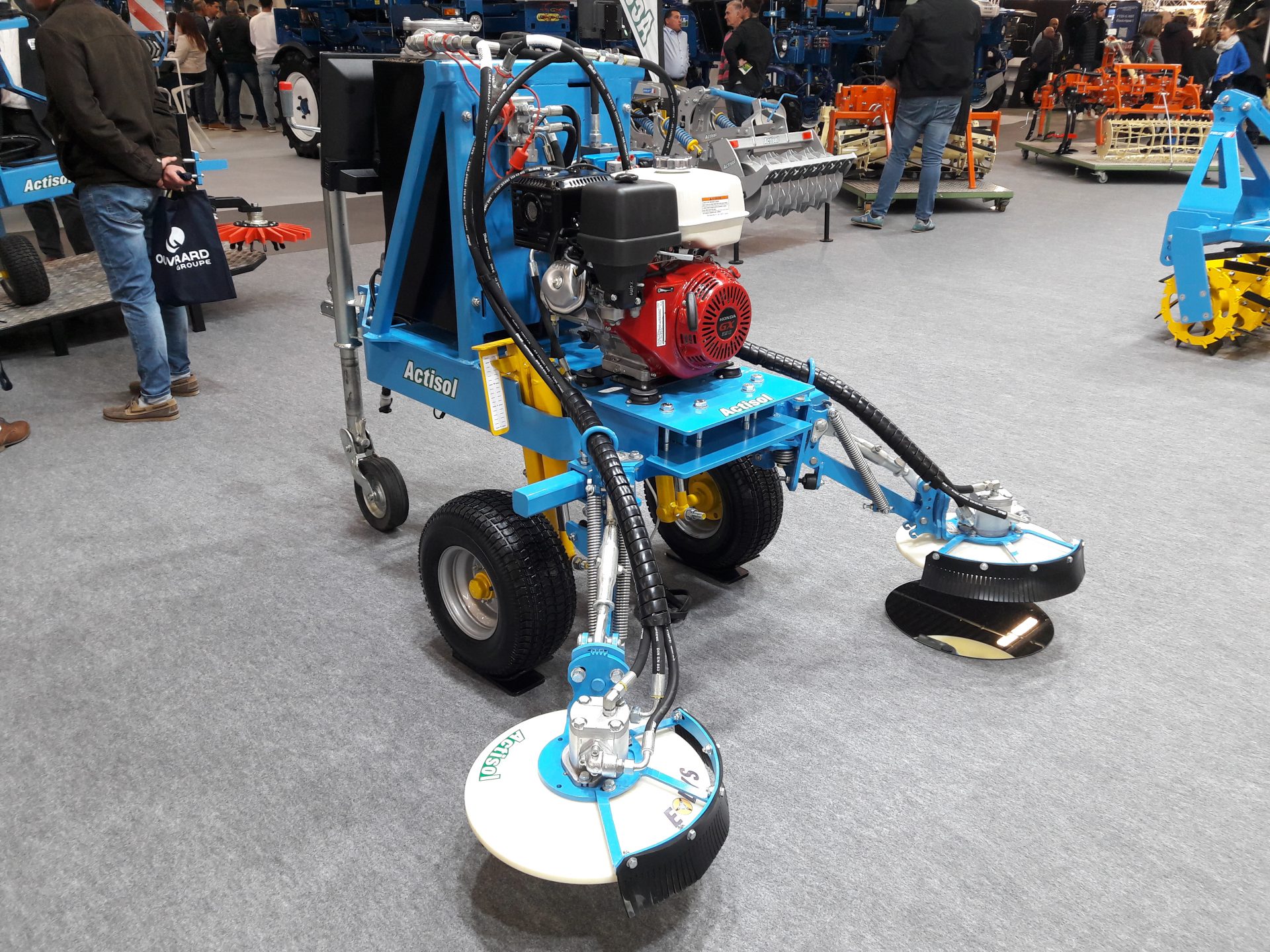 Actisol Châssis avec tondeuses et rouleau pour quad Vitisbio